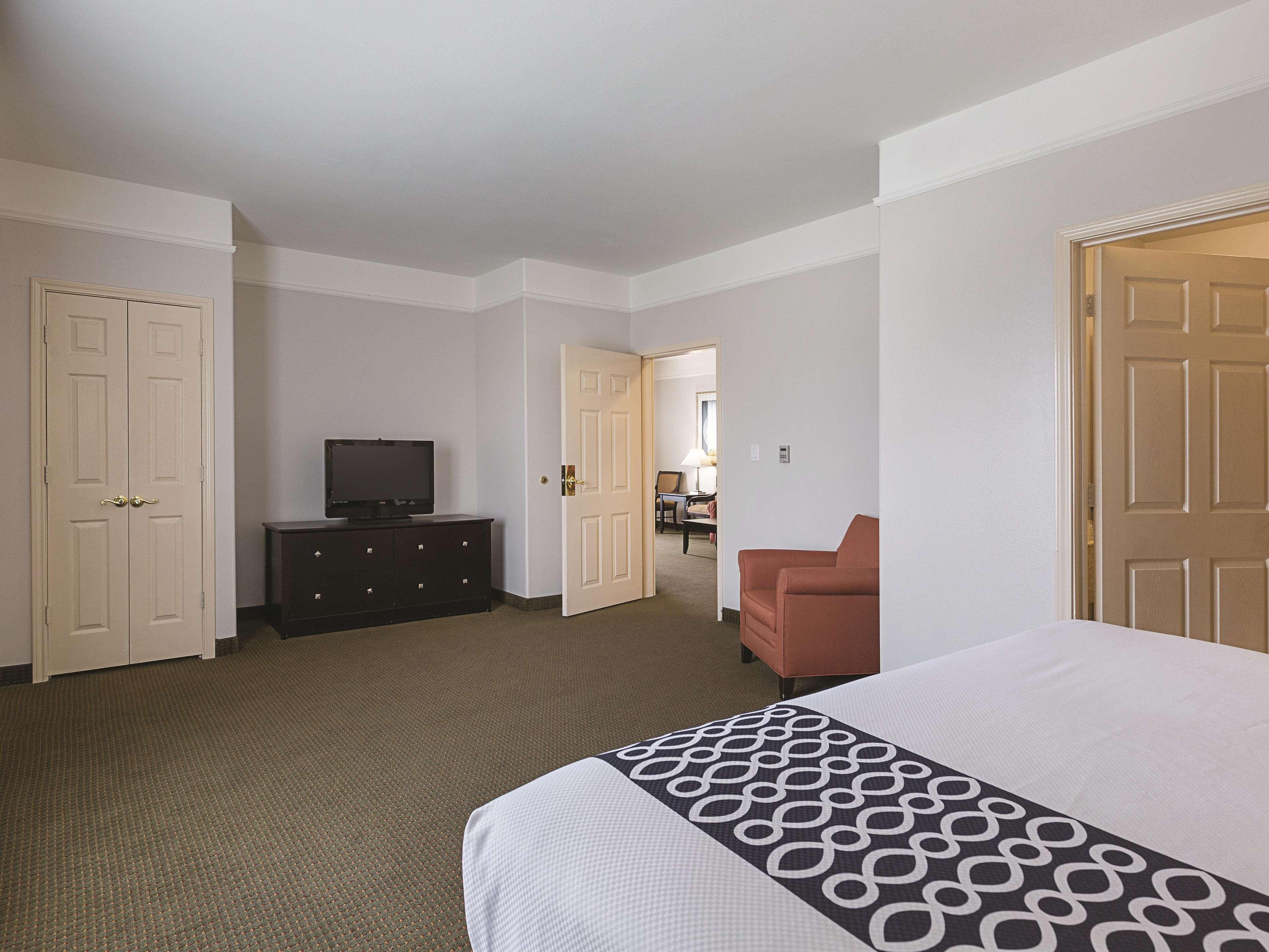 La Quinta By Wyndham Deer Park Hotell Exteriör bild