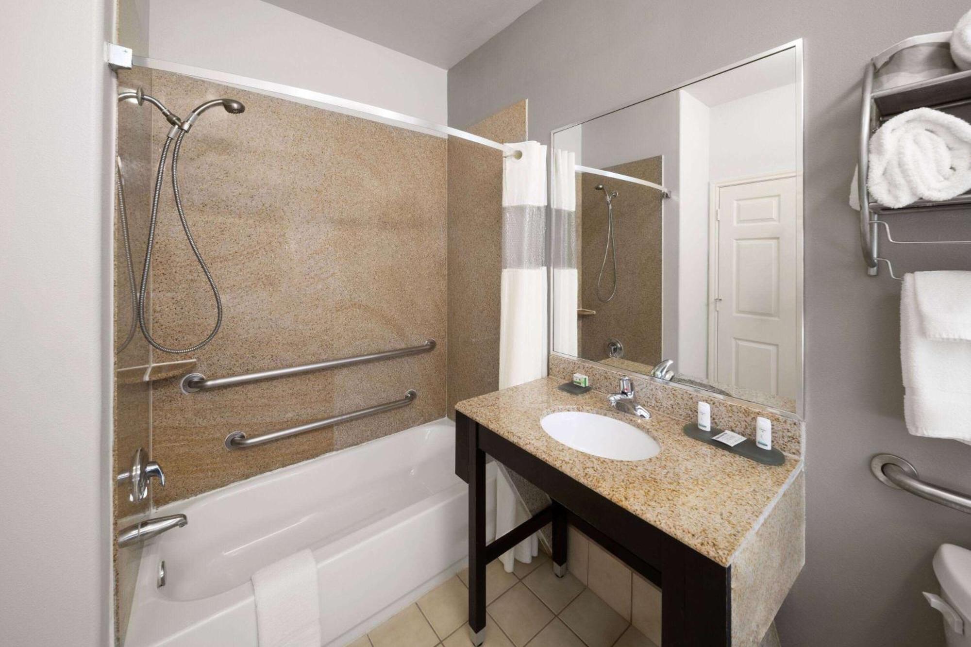La Quinta By Wyndham Deer Park Hotell Exteriör bild