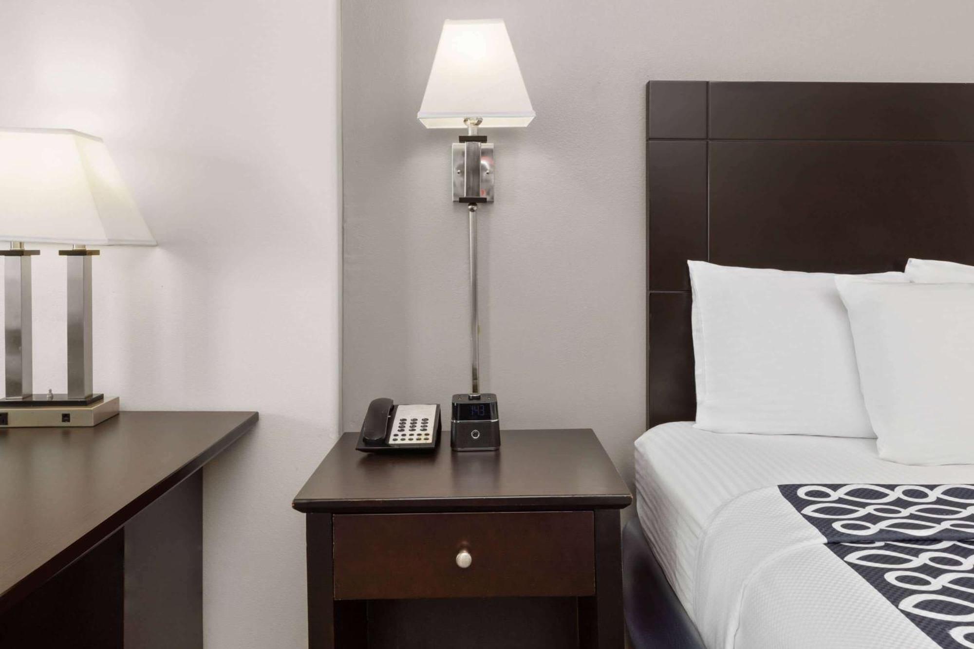 La Quinta By Wyndham Deer Park Hotell Exteriör bild