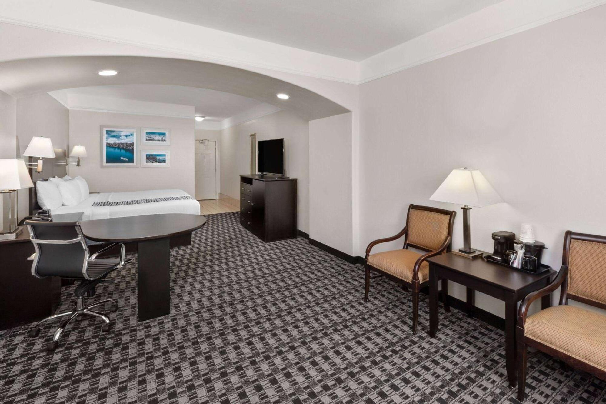 La Quinta By Wyndham Deer Park Hotell Exteriör bild