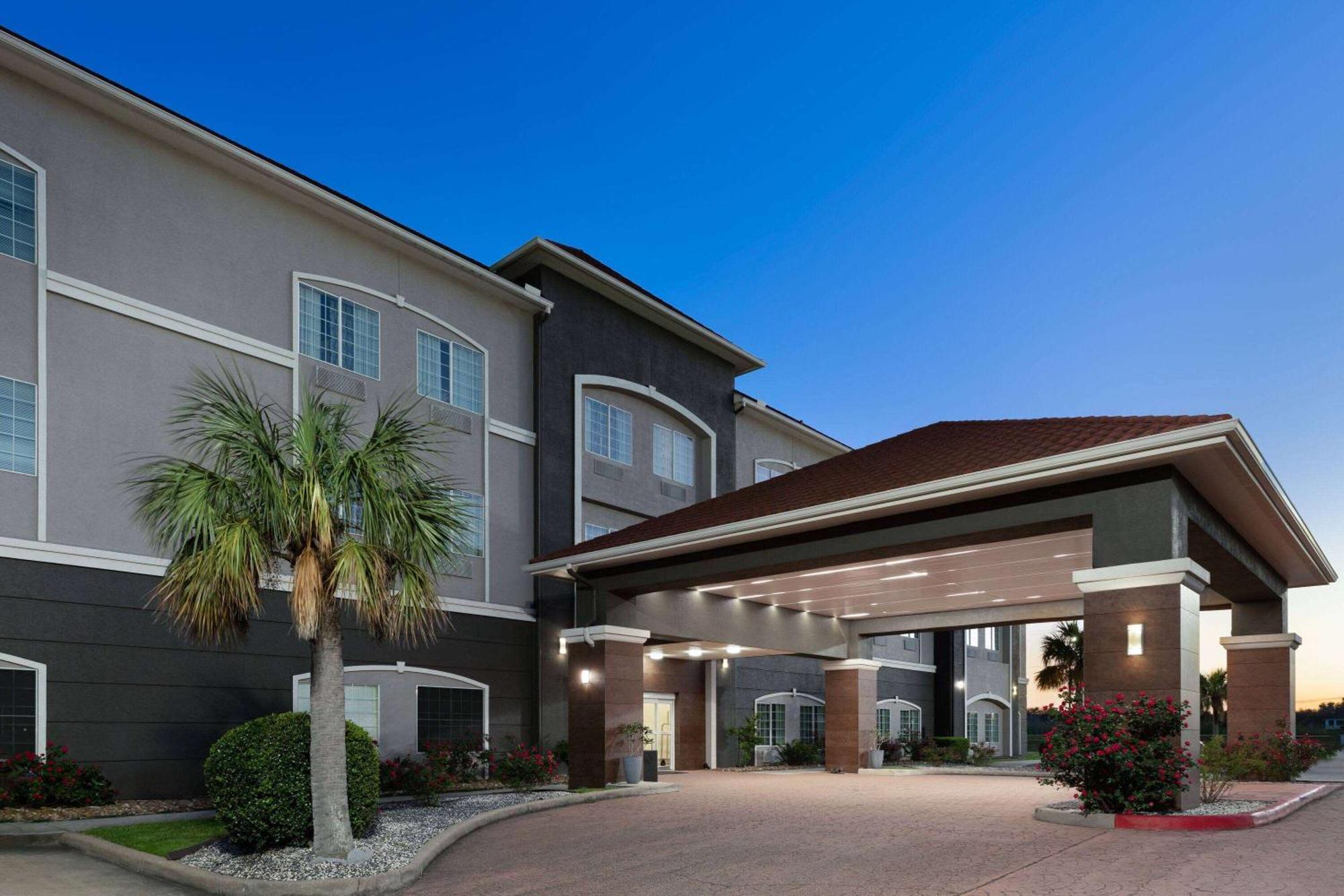 La Quinta By Wyndham Deer Park Hotell Exteriör bild